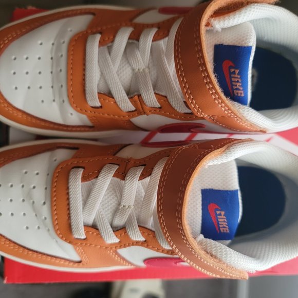 Sneakers - Picture 4 of 4